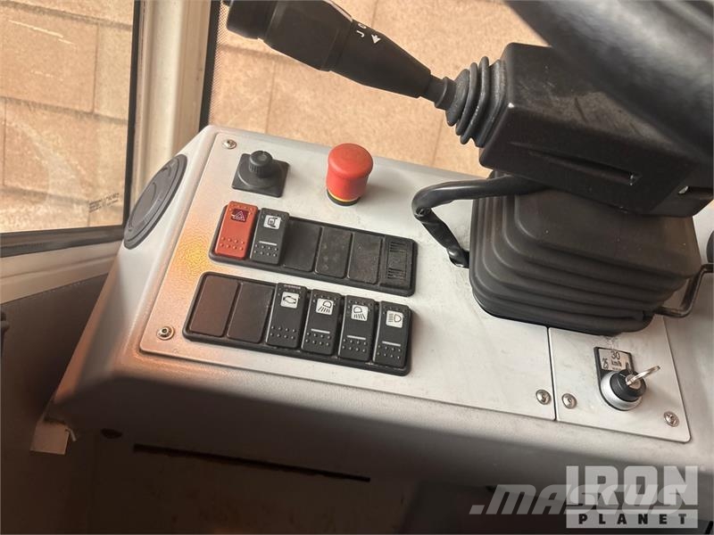 Mafi T230E 4x2 Spotter Truck (Inoperable) Terminál targoncák