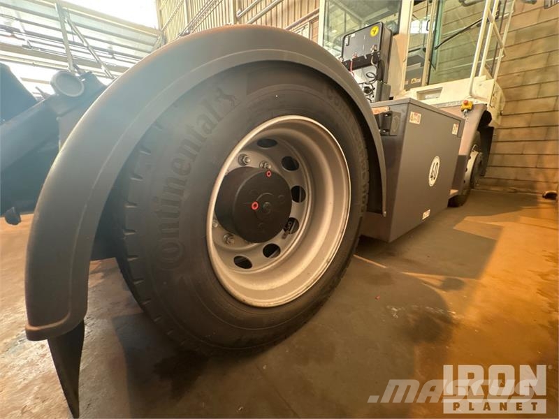 Mafi T230E 4x2 Spotter Truck (Inoperable) Terminál targoncák