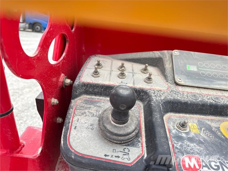 Magni ETBJ26RT Electric Electric Articulating Boom Lift Plataformas elevatórias articuladas