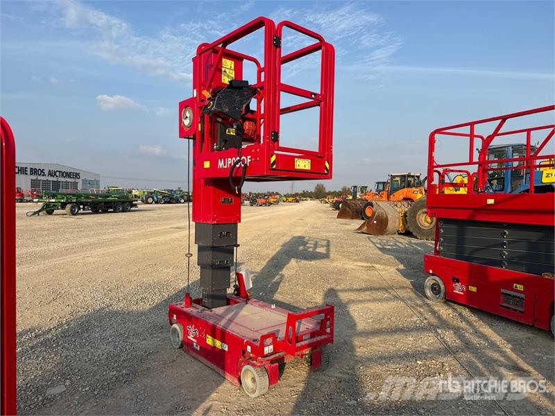 Magni MJP08OF Electric Oil Free Vertical Mast Lift (Unus Személyemelők