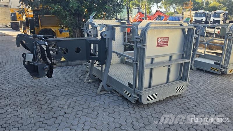Magni RTH 6.30 Telehandler مناولات متداخلة