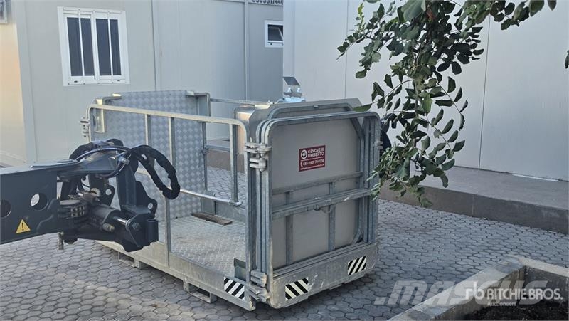 Magni RTH 6.30 Telehandler مناولات متداخلة