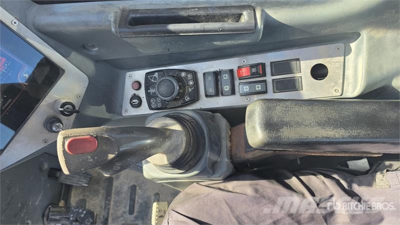 Magni RTH 6.30 Telehandler مناولات متداخلة