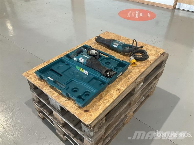 Makita of (2) Makita Reciprocating Saw مكونات أخرى