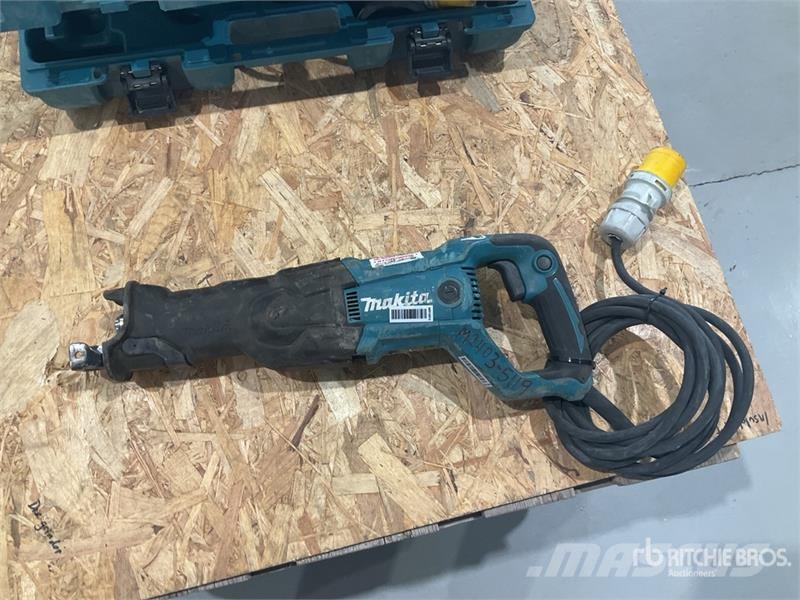 Makita of (2) Makita Reciprocating Saw مكونات أخرى