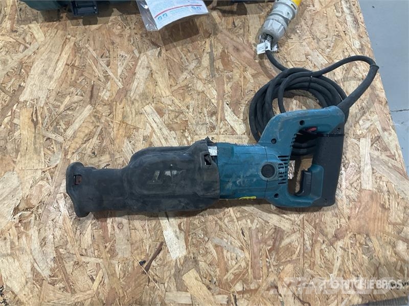 Makita of (2) Makita Reciprocating Saw مكونات أخرى