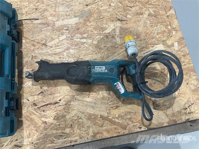 Makita of (2) Makita Reciprocating Saw مكونات أخرى