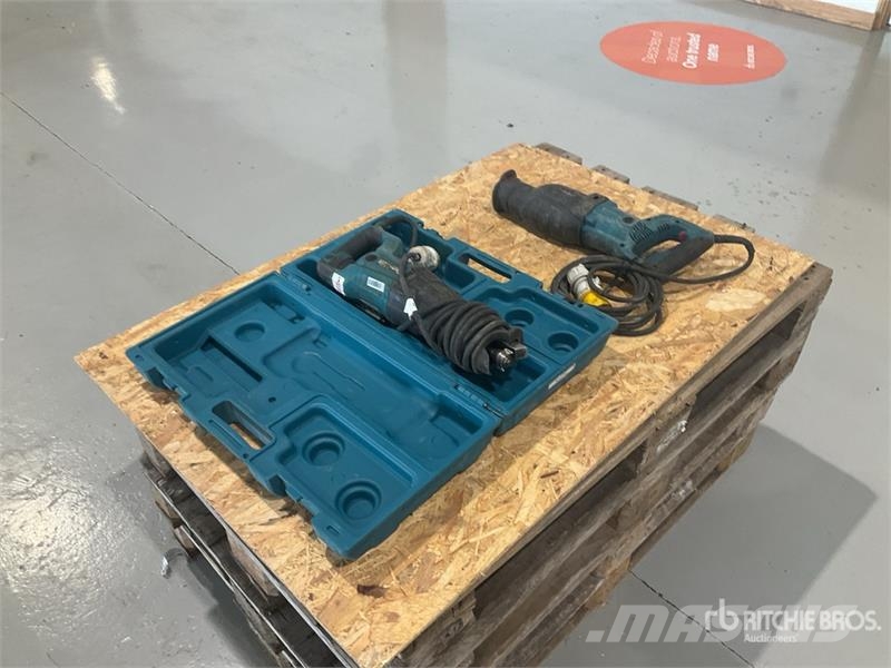 Makita of (2) Makita Reciprocating Saw مكونات أخرى