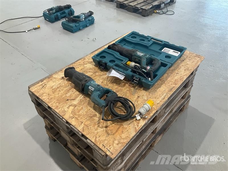 Makita of (2) Makita Reciprocating Saw مكونات أخرى