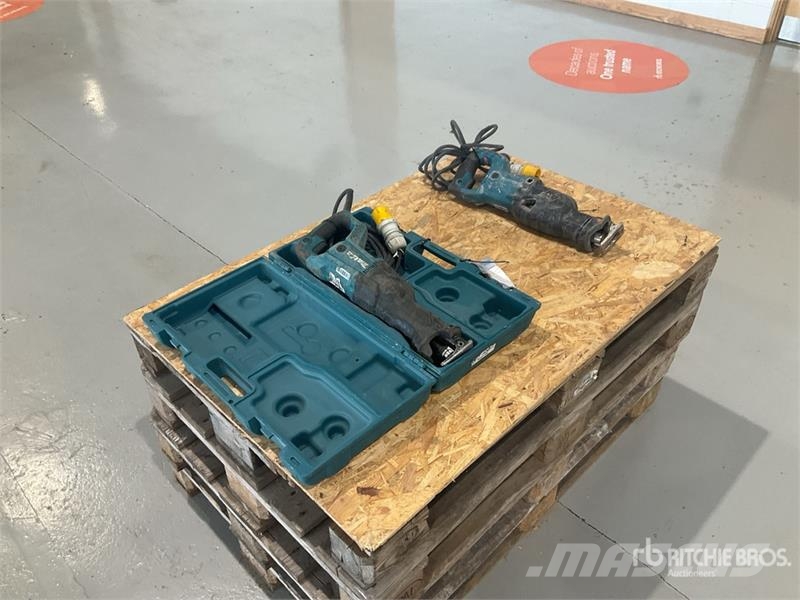 Makita of (2) Makita Reciprocating Saw مكونات أخرى