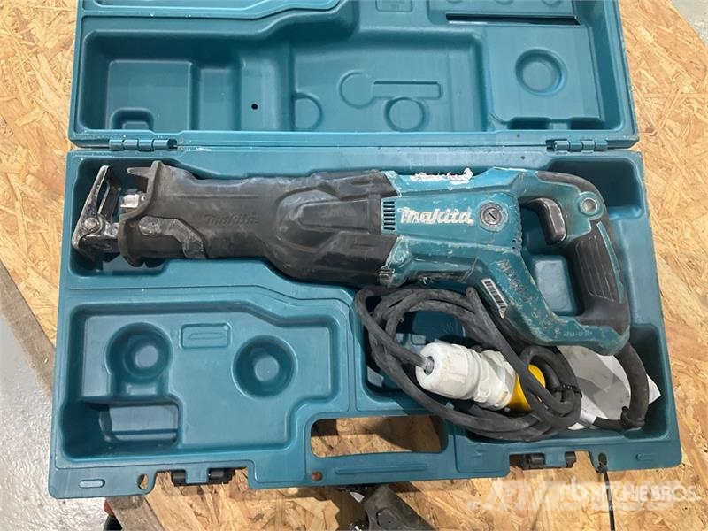 Makita of (2) Makita Reciprocating Saw مكونات أخرى