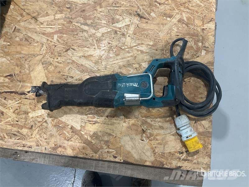 Makita of (2) Makita Reciprocating Saw مكونات أخرى