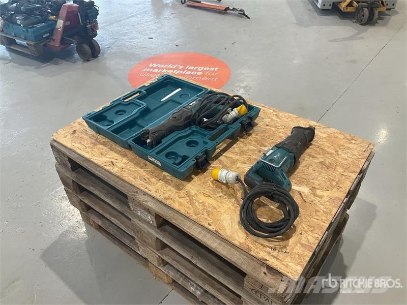 Makita of (2) Makita Reciprocating Saw مكونات أخرى