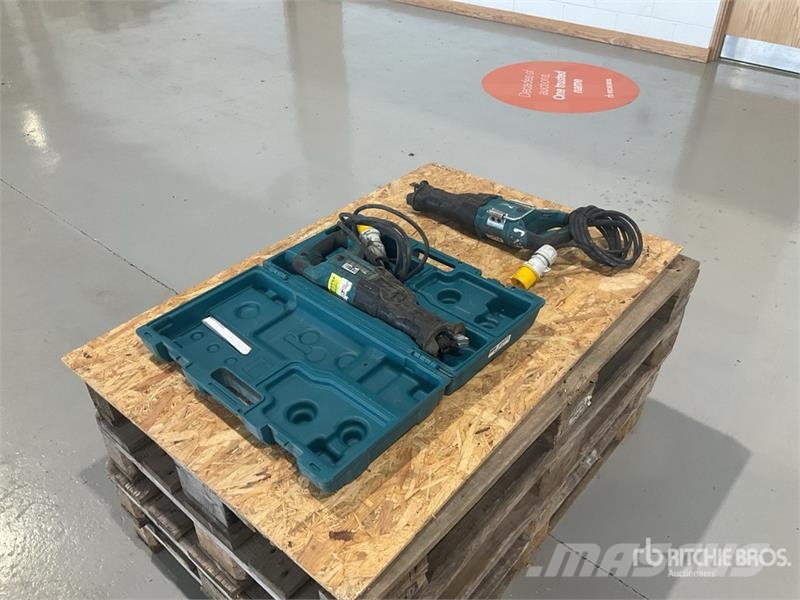 Makita of (2) Makita Reciprocating Saw مكونات أخرى