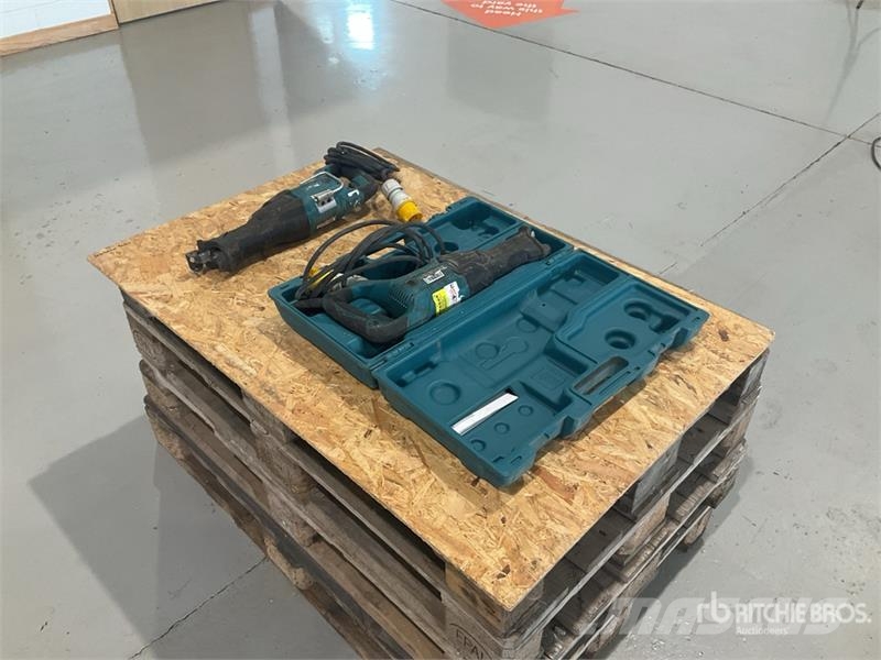 Makita of (2) Makita Reciprocating Saw مكونات أخرى