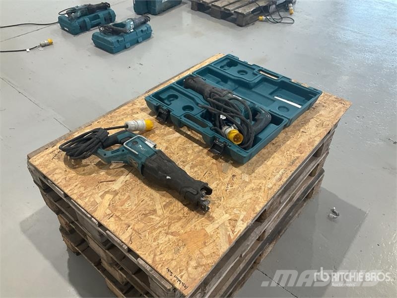 Makita of (2) Makita Reciprocating Saw مكونات أخرى