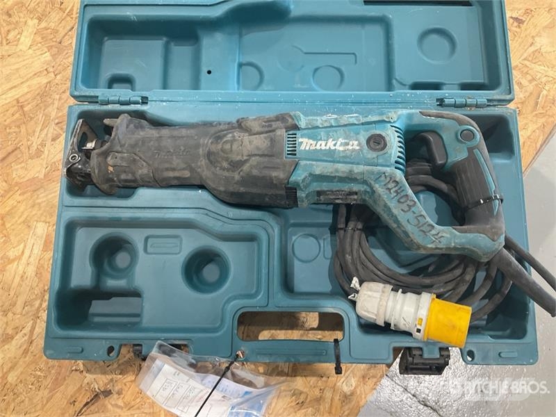 Makita of (2) Makita Reciprocating Saw مكونات أخرى