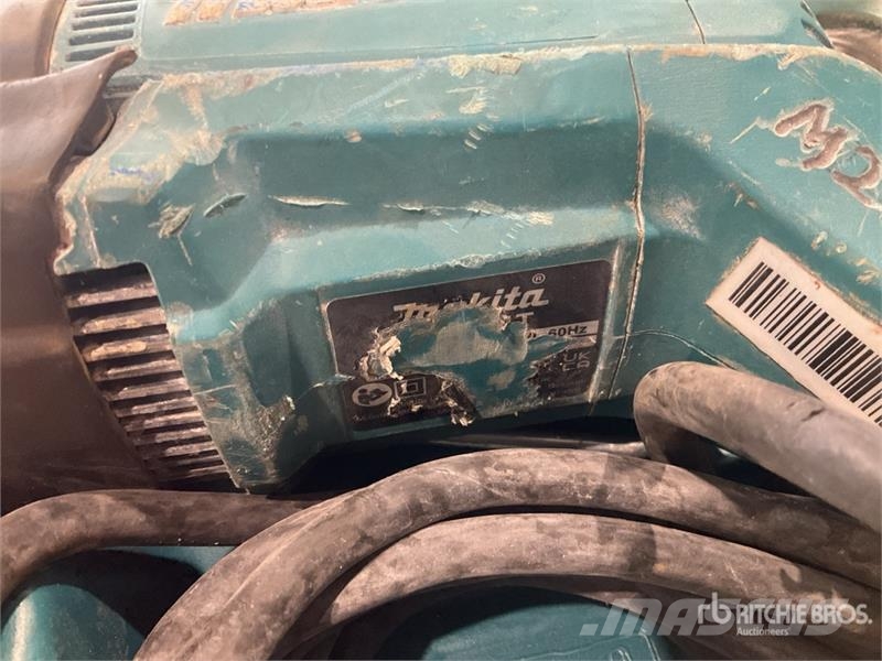 Makita of (2) Makita Reciprocating Saw مكونات أخرى