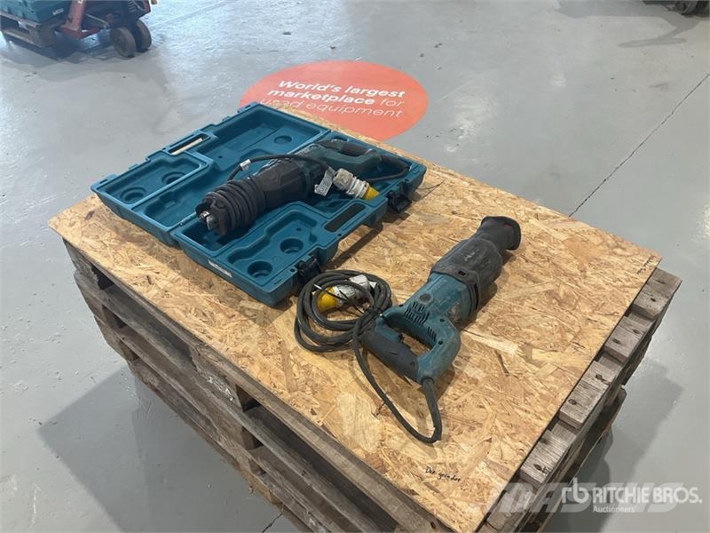 Makita of (2) Makita Reciprocating Saw مكونات أخرى