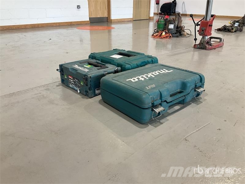 Makita of (3) Makita AVT Drills مكونات أخرى