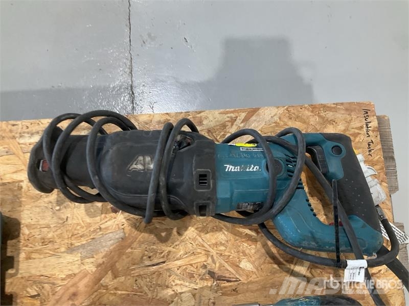 Makita of (4) Makita Reciprocating Saw مكونات أخرى