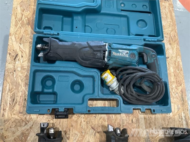Makita of (4) Makita Reciprocating Saw مكونات أخرى