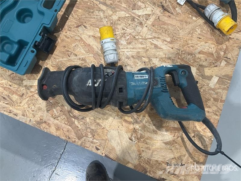 Makita of (4) Makita Reciprocating Saw مكونات أخرى