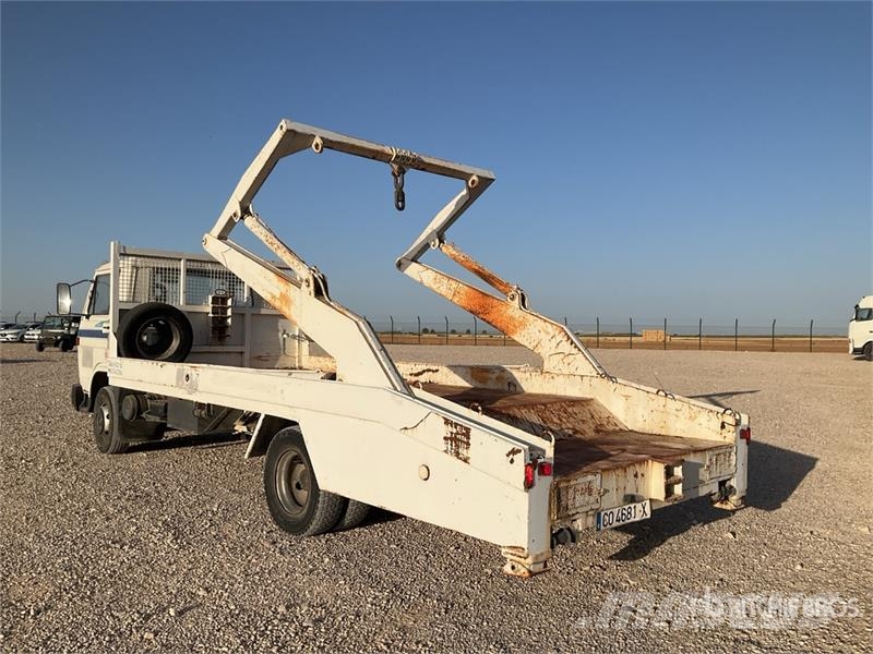 MAN 10.150 F 4x2 Roll-Off Truck Caminhões de caçamba basculante