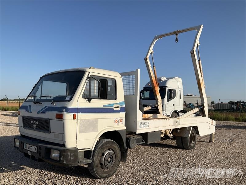 MAN 10.150 F 4x2 Roll-Off Truck Caminhões de caçamba basculante