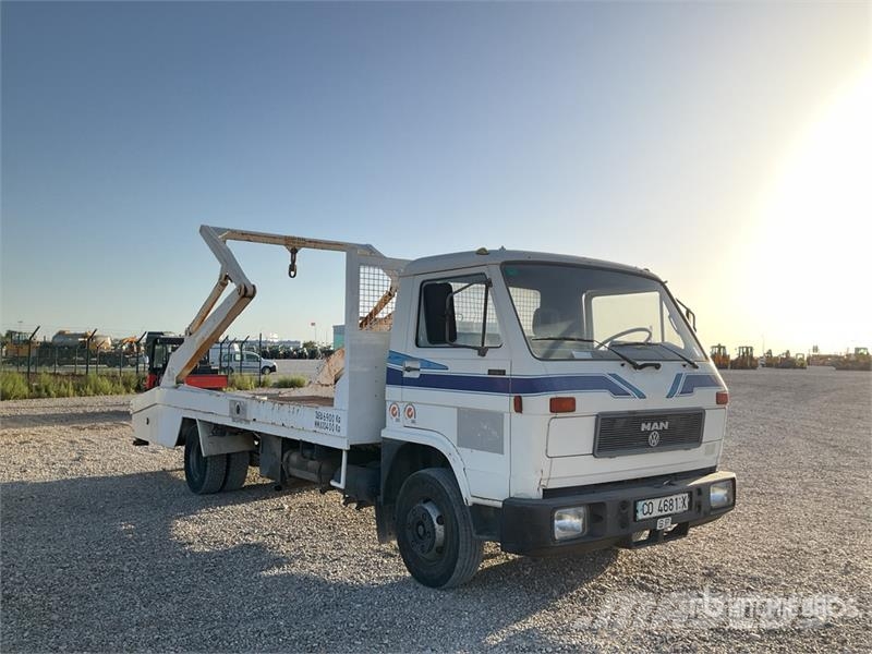 MAN 10.150 F 4x2 Roll-Off Truck Caminhões de caçamba basculante