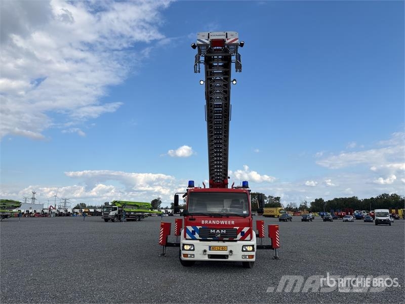 MAN L82 4x2 Ladder Fire Truck Πυροσβεστικά οχήματα