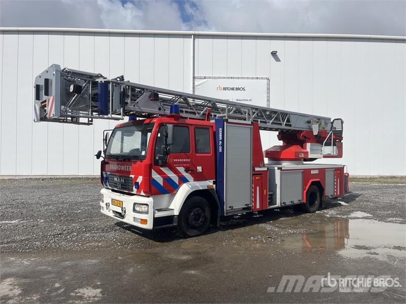 MAN L82 4x2 Ladder Fire Truck Πυροσβεστικά οχήματα