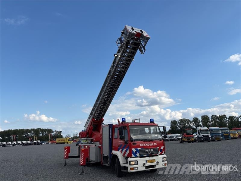 MAN L82 4x2 Ladder Fire Truck Πυροσβεστικά οχήματα