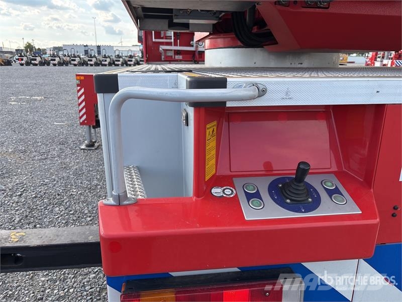MAN L82 4x2 Ladder Fire Truck Πυροσβεστικά οχήματα