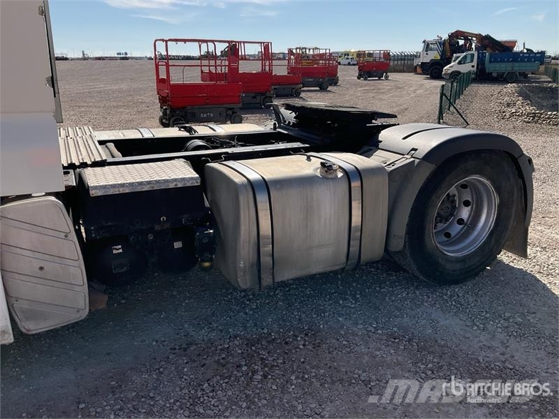 MAN TGA 18.480 S/A Sleeper Truck Tractor Vlačilci