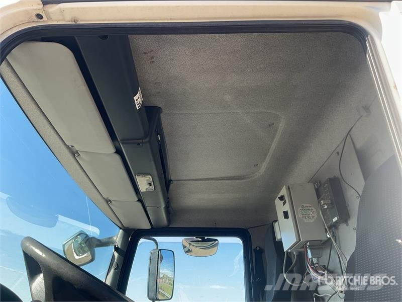 MAN TGM 18.290 4x2 Cab and Chassis Cabine si interior