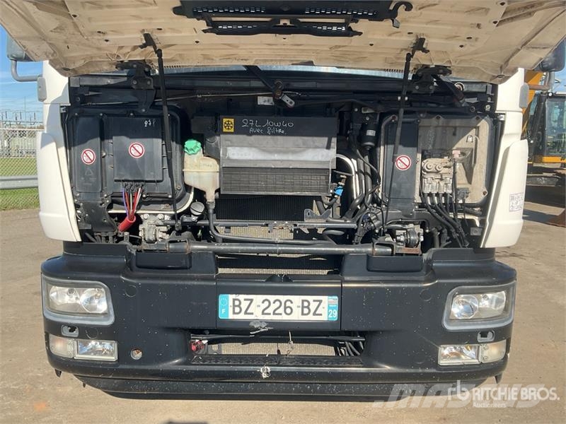 MAN TGM 18.290 4x2 Cab and Chassis Cabine si interior