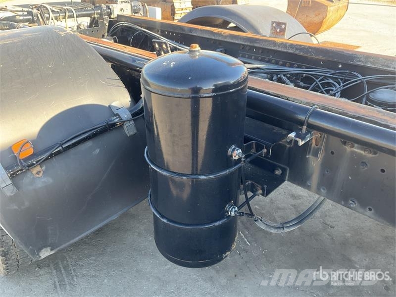 MAN TGM 18.290 4x2 Cab and Chassis Cabine si interior