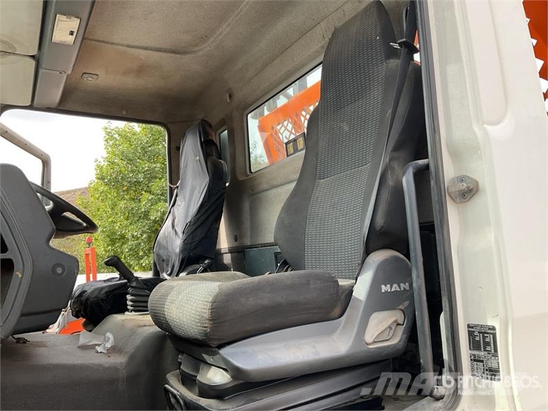 MAN TGM18.250 4x2 Skip Flatbed Truck Flatbed / Dropside trucks
