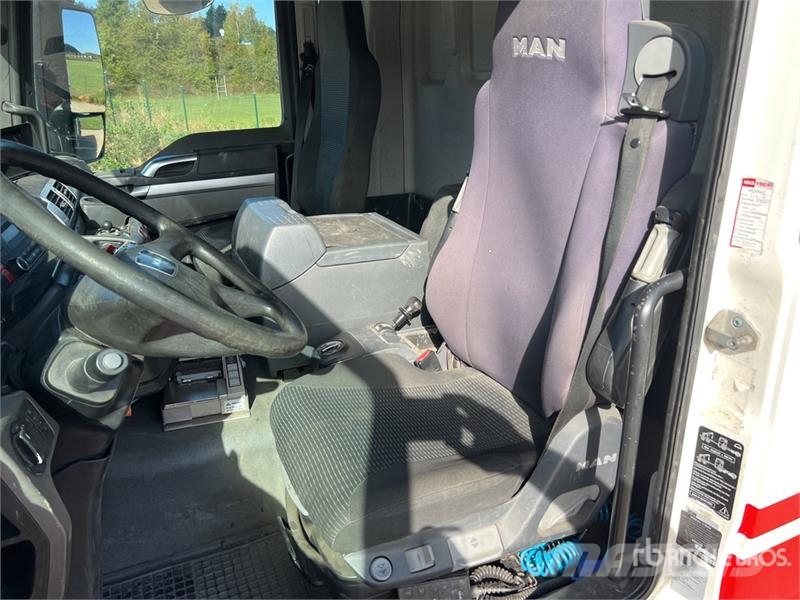 MAN TGS18.360 11500 L 4x4 Camion Citerne 4 compartimen Kamioni cisterne
