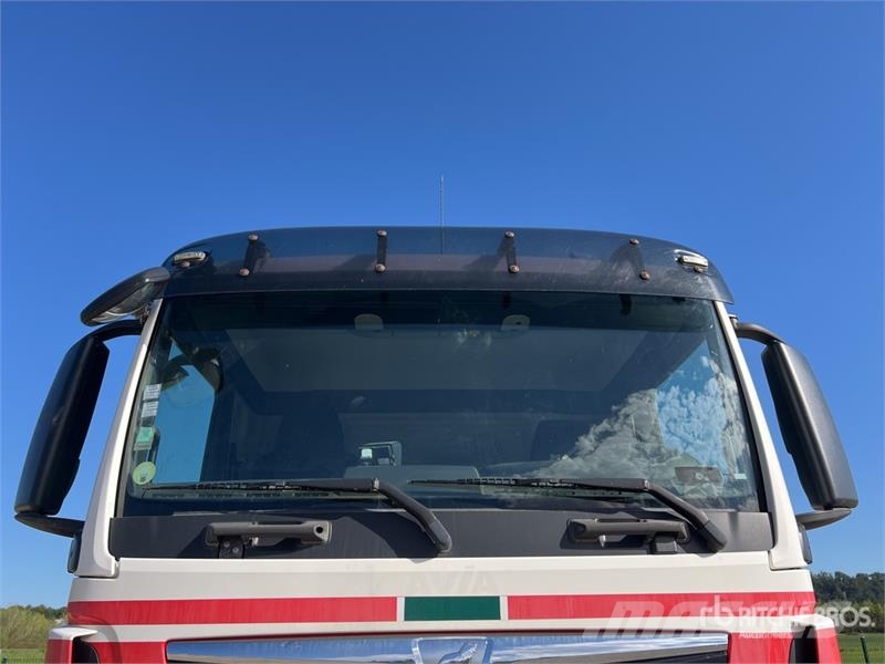 MAN TGS18.360 11500 L 4x4 Camion Citerne 4 compartimen Kamioni cisterne
