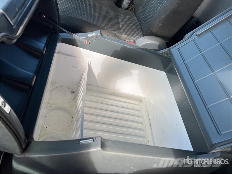 MAN TGS18.360 11500 L 4x4 Camion Citerne 4 compartimen Kamioni cisterne