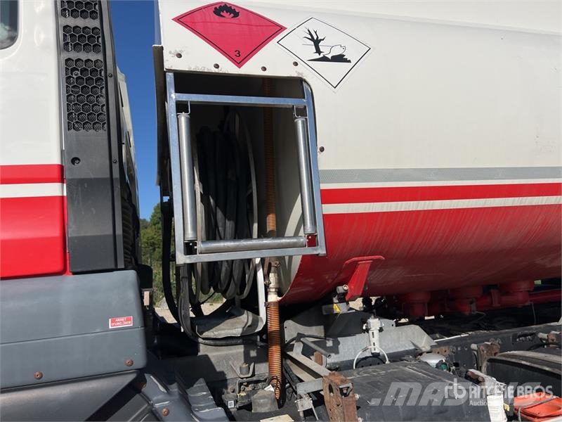 MAN TGS18.360 11500 L 4x4 Camion Citerne 4 compartimen Kamioni cisterne