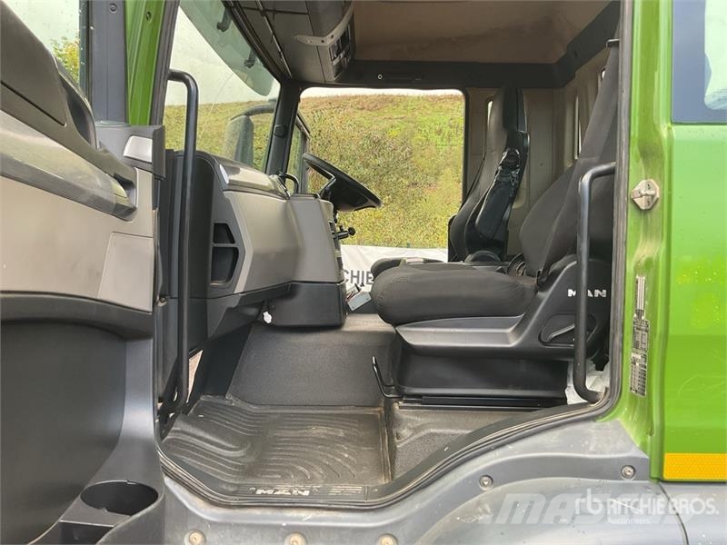 MAN TGS35.420 8x4 Twin-Steer Extended Cab Tipper Quad/ Tipper trucks
