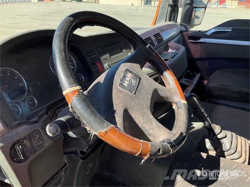 MAN TGS41.440 8x4 Twin-Steer Tri/A Dump Truck Kipper