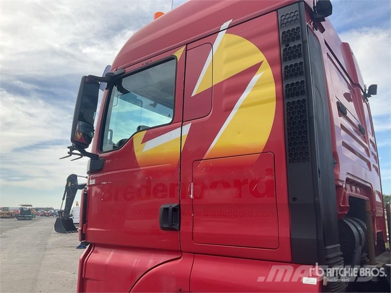 MAN TGX 26.480 6x2 Sleeper Flatbed Truck Camion plateau