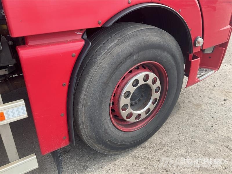 MAN TGX 26.480 6x2 Sleeper Flatbed Truck Camion plateau