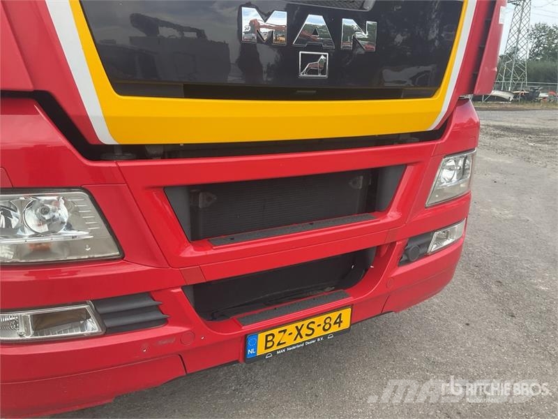 MAN TGX 26.480 6x2 Sleeper Flatbed Truck Camion plateau