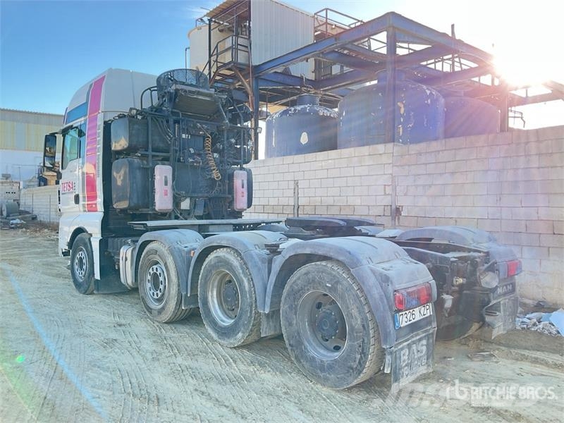 MAN TGX41.680 8x4 Tri/A Sleeper Truck Tractor Naudoti vilkikai