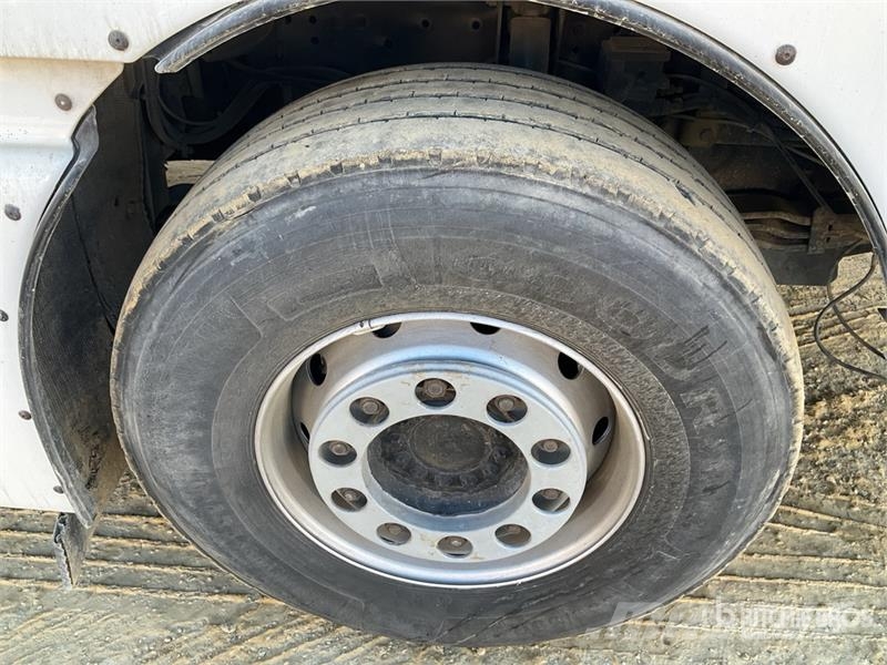 MAN TGX41.680 8x4 Tri/A Sleeper Truck Tractor Naudoti vilkikai